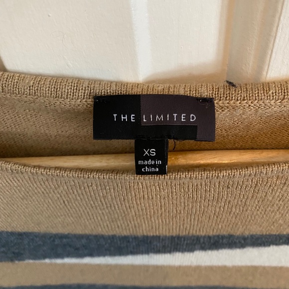 Sweater - Picture 4 of 4